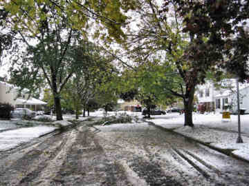 October Surprize, N. Tonawanda, NY. Photo by Tom Keating, October 13, 2006